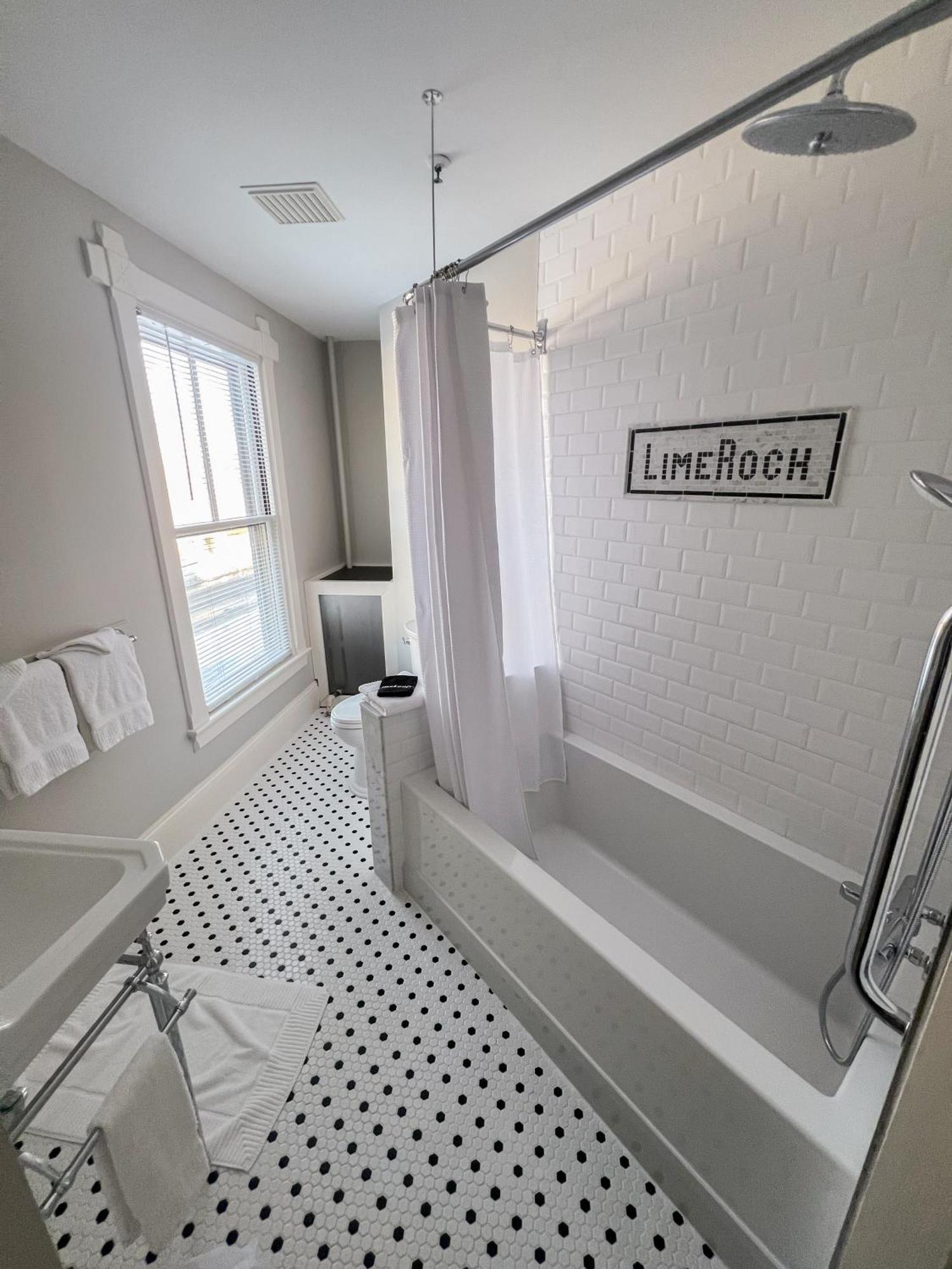 Limerock Inn Рокланд Екстериор снимка