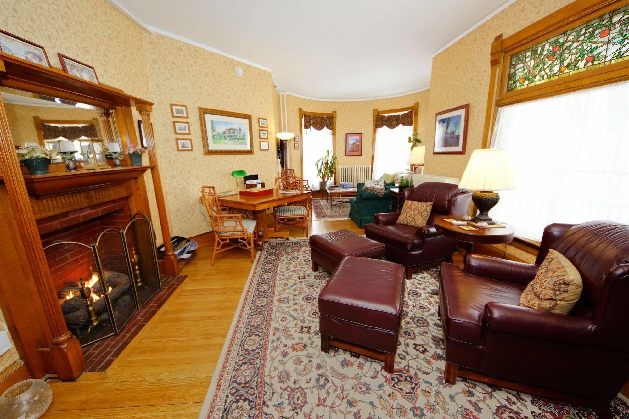Limerock Inn Рокланд Екстериор снимка